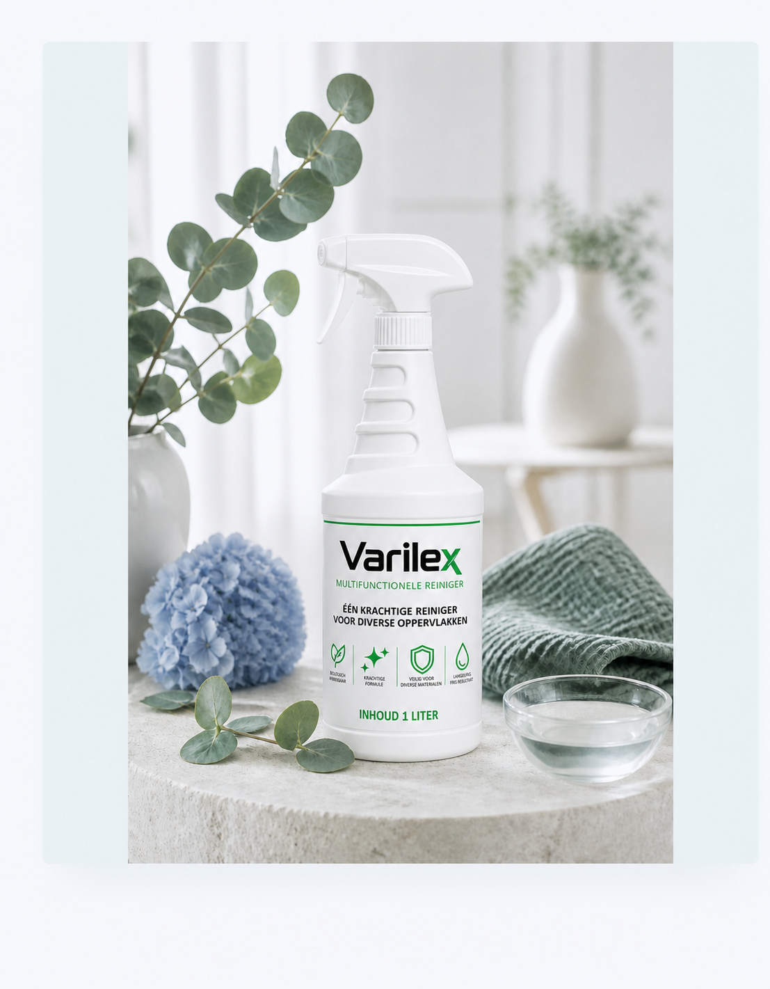 Witte VARILEX multifunctionele reiniger in een lichte botanische sfeer